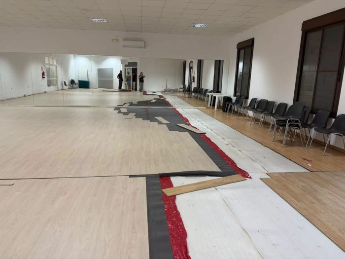 Estrenamos suelo nuevo en el gimnasio municipal de Agudo